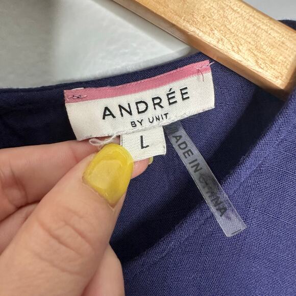 Andree by Unit Women's Navy Blue Tiered Textured‎ Ruffle Sleeve Blouse Size L - Picture 2 of 5